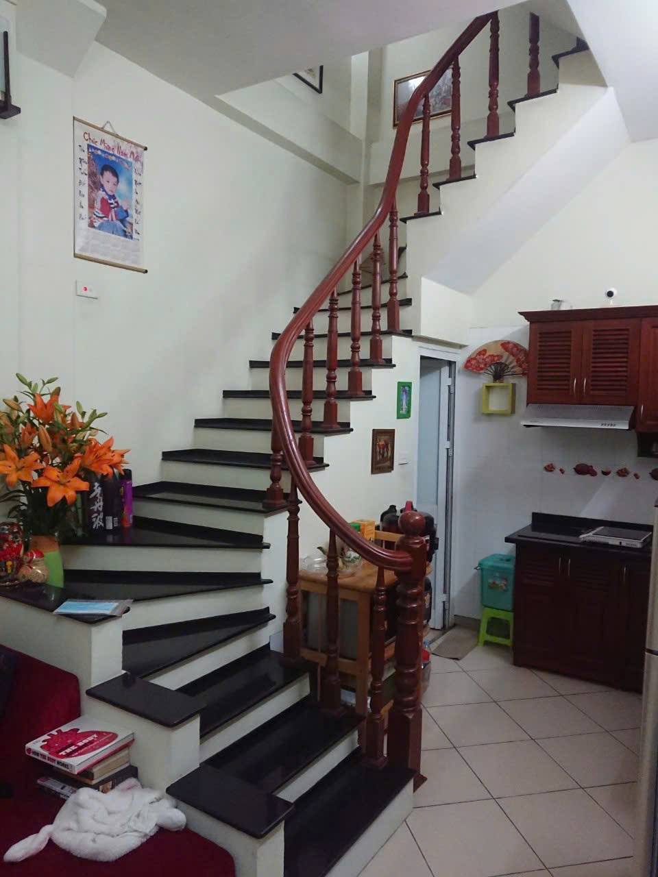 Cho thuê nhà Hoàng Sâm, Cầu Giấy 5 tầng x 30m2, 3 ngủ, 12 Triệu ở gia đình, nhóm 6 ng - Ảnh 4